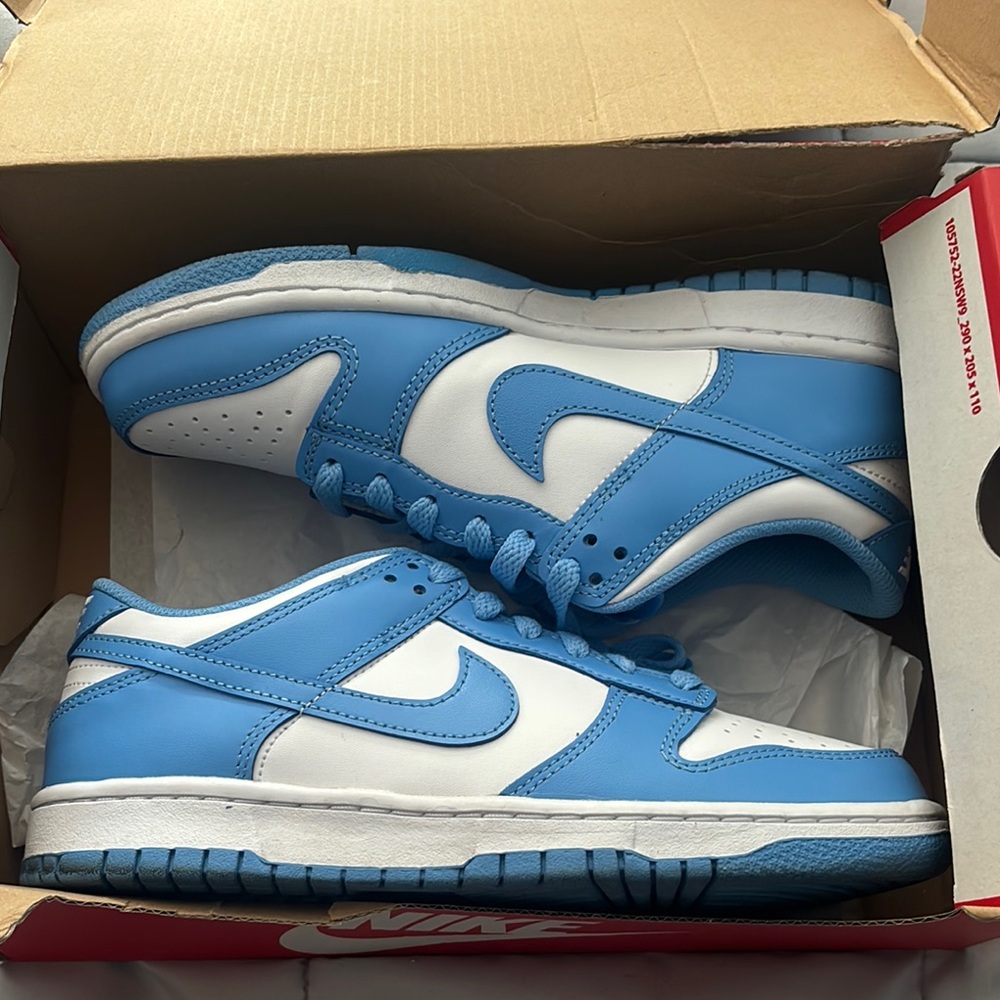 White/university dunk low